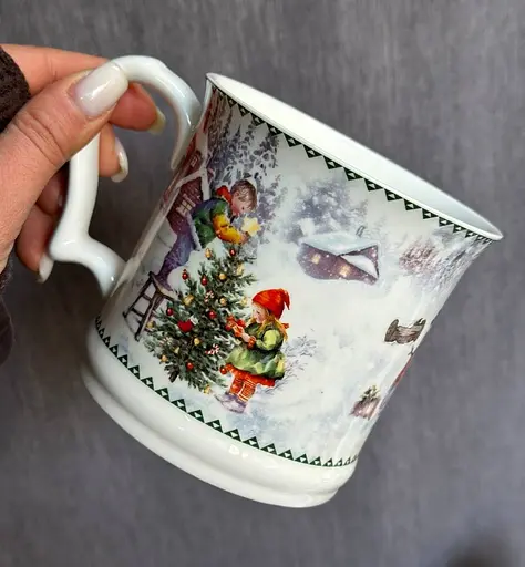 Чашка новогодняя R33343 Зимняя история фарфоровая в подарочной коробке 420 мл Белая - фото 2