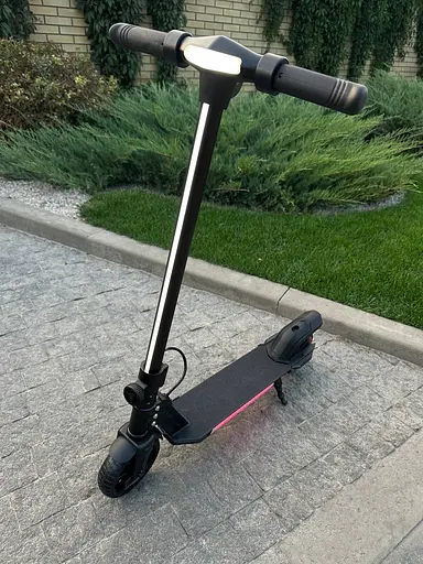 Дитячий електросамокат GIANT ES2 LED Max Black - фото 2