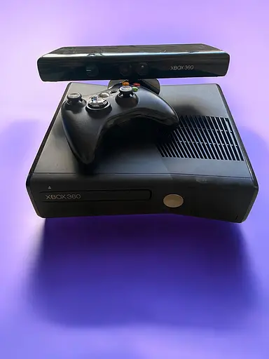 Игровая консоль Microsoft Xbox 360 Slim + 1 джойстик и Kinect 100 игр - фото 3