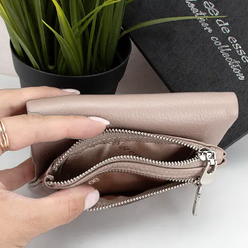 Гаманець жіночий шкіряний De Esse LC14288-GD25 маленький на магніті пудровий - фото 7