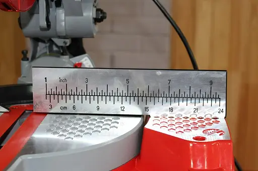 Пила торцовочно-циркулярная Holzmann TK 305 - фото 8