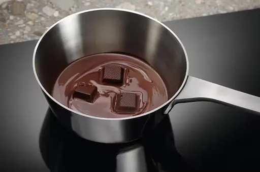 Варильна поверхня індукційна Electrolux 78 см розширена зона Hob2Hood чорний - фото 9