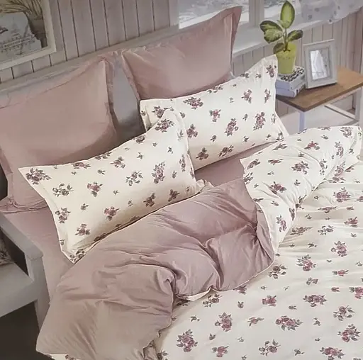 Постельное белье сатин Laura-Grand 17 евро комплект с 4 наволочками Розовый с узорами - фото 1