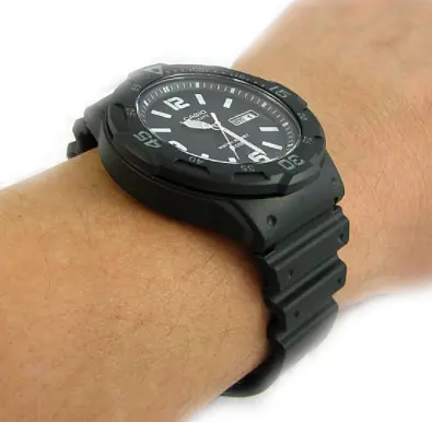 Стильні чоловічі полімерні наручний годинник Оригінал Casio Collection MRW-200H-1B2VEG з полімерним ремінцем - фото 3