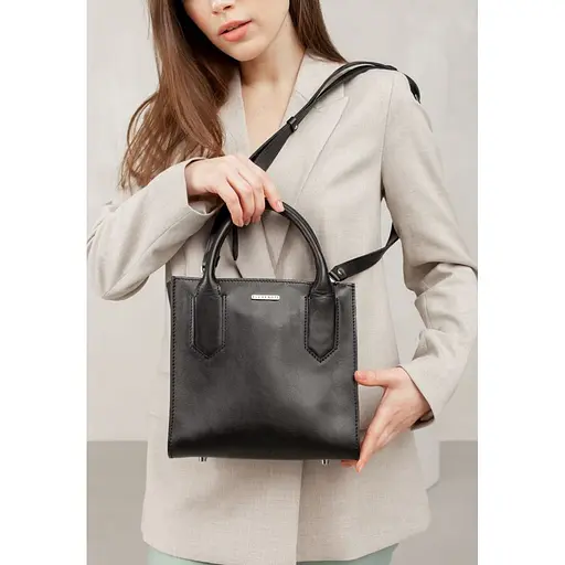 Кожаная женская сумка-кроссбоди черная - фото 10