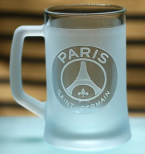 Пивний келих 660 мл ФК ПСЖ Paris Saint-Germain з гравіюванням подарунок для фаната   футбольний кухоль - фото 1