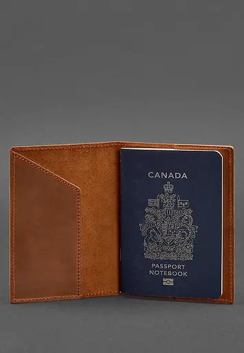 Кожаная обложка для паспорта с канадским гербом светло-коричневая Crazy Horse - фото 3