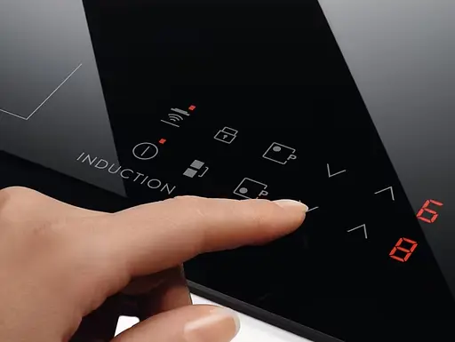 Варильна поверхня індукційна Electrolux 60 см розширена зона Hob2Hood чорний - фото 7