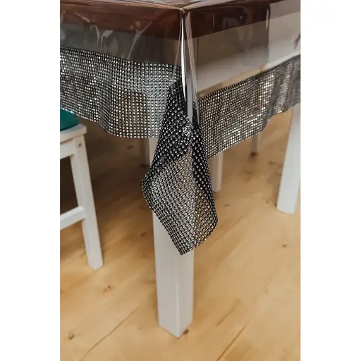 Скатерть силиконовая с черной стразовой лентой с камнями 220х190 см