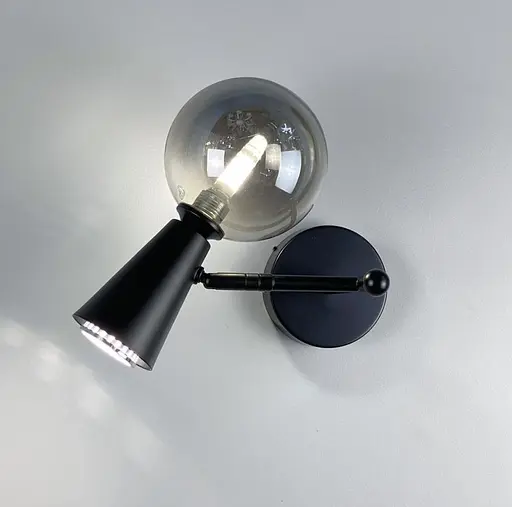 Бра з унікальним плафоном на два джерела світла в чорному кольорі Line.F YG 8006-2W BK - фото 1