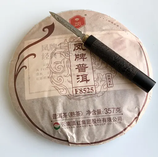 Шу Пуер Млинець фабрика Фен Цін F 8525 2020 року 357 г