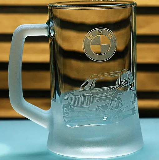 Пивний келих 660 мл з гравіюванням БМВ BMW Х7  подарунок для автолюбителя  кухоль для пива з логотипом авто - фото 1