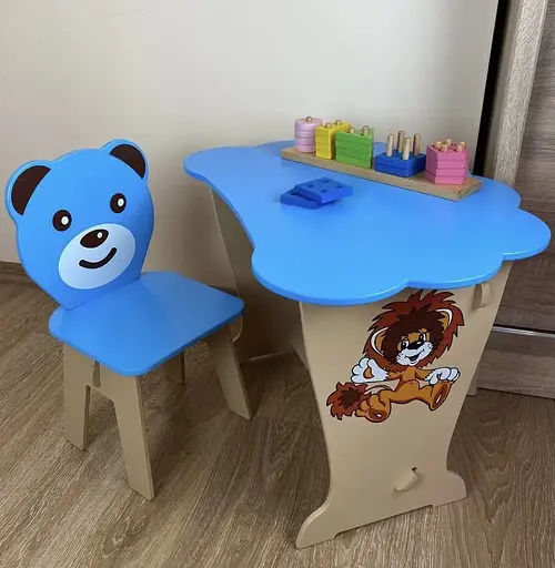 Дитячий письмовий столик та стільчик кришка Хмара Левеня