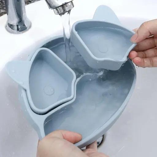 Набор силиконовой детской посуды Cheeks для прикорма на присосках из пищевого силикона голубой с грызунком прорезывателем-погремушкой Жираф - фото 11