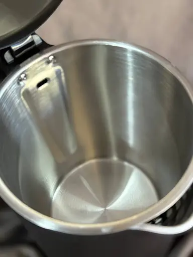 Электрочайник с вращением на 360° EKS-25020 Grunhelm 1.7л 2200Вт Черный - фото 6