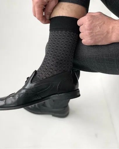 Шкарпетки з принтом клітки високі безшовні якісні ORGANIC cotton JILL ANTONY Чорний, 42-43 - фото 1