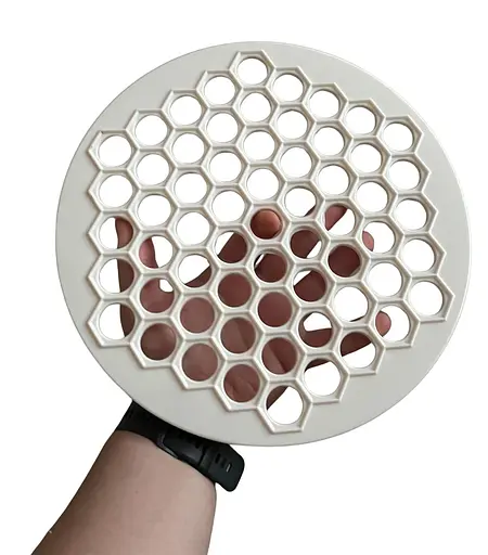 Пластикова пельменниця велика (форма для приготування пельменів) Ø33.2 см на 61 пельмень, Kitchen Master 87106 - фото 3