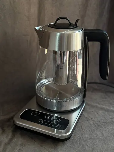 Дисковый стеклянный электрочайник Grunhelm EKG-25050 1,8л 2200Вт  - фото 5