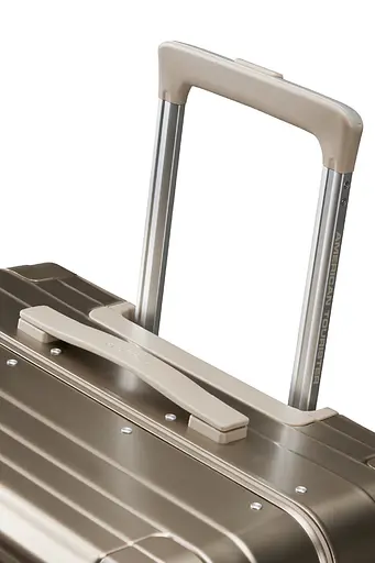 Чемодан American Tourister SOUNDBOX ALU 55 см BRONZE 55x40x23 MI3*13001 - фото 11