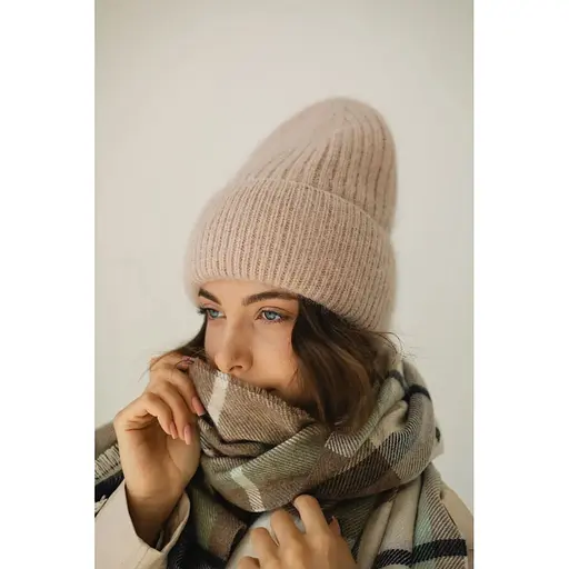 Женская зимняя шапка Бини Ангора с ангорой 80% орнаментом и флисовой подкладкой Бежевый - фото 1