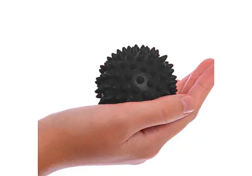 Массажный мячик EasyFit PVC 9 см жесткий черный (EF-1064-B) - фото 2