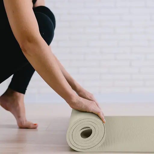 Килимок (мат) для фітнесу та йоги Gymtek NBR 1.5 см світло-сірий - фото 7