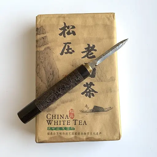 Белый чай Феникс Хаосян Фудин 2015 год кирпич 248 г