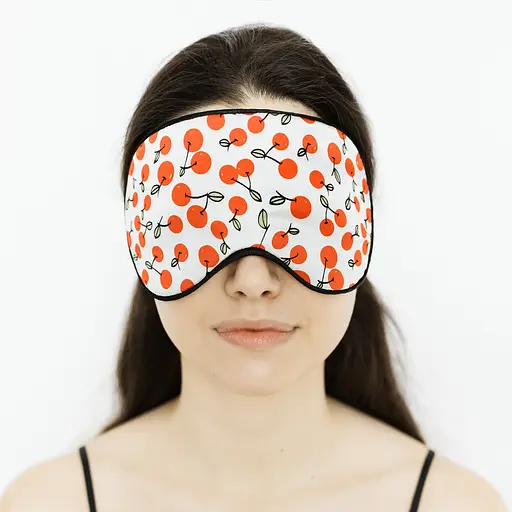 Маска для сна шелковая Чумацький Шлях с нескользящей резинкой в Подарочной упаковке Вишни (1139-02) - фото 8