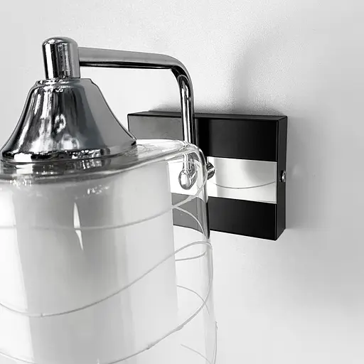 Бра в чорному корпусі на 1 плафон Line F 126/1 CR+BK+WT - фото 3