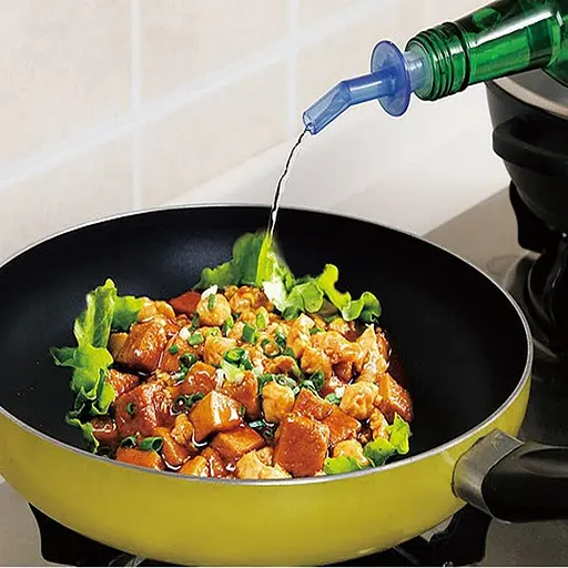 Набор пластиковых дозаторов-пробок для бутылок с крышкой (2 штуки в комплекте), Kitchen Master 81666 - фото 3