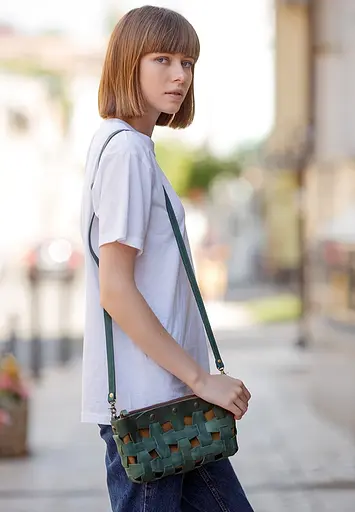 Кожаная женская плетеная сумка Пазл S зеленая Crazy Horse - фото 8