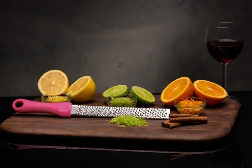 Терка кухонная ручная мелкая для сыра шоколада и цедры лимона из нержавеющей стали 27.5 см Розовый 88225 - фото 6