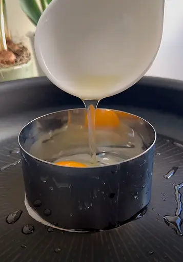 Кругла форма кулінарне кільце з виштовхувачем для викладки/вирубки мусів, салатів і гарнірів з нержавіючої сталі Ø 8 H 4 см Сріблястий 88068 - фото 9