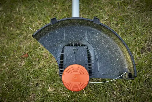 Аккумуляторный триммер Black&Decker с АКБ и ЗУ BCSTE636L1 - фото 4