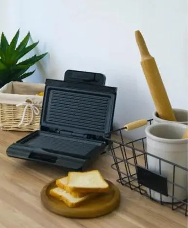 Сэндвичница-гриль Magio MG-378 с антипригарным покрытием черная 750 Вт - фото 5