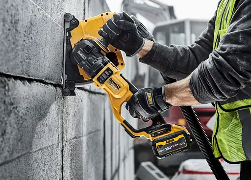 Шлифмашина угловая аккумуляторная DeWalt с АКБ и ЗУ DCG460X2 - фото 7