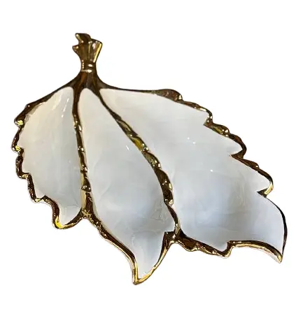 Менажница лист BonaDi З-х секторная из фарфора 39x25,5см Белый с золотым - фото 1