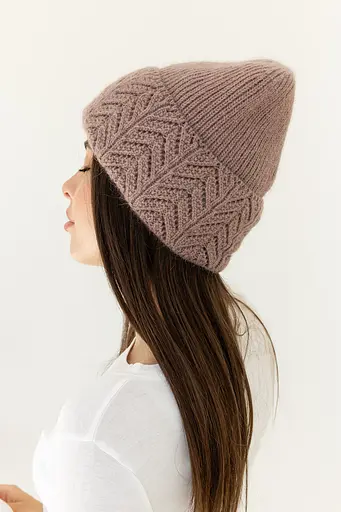 Женская вязаная шапка Ангора Ажур с флисовой подкладкой 60% ангора Пудровый - фото 2