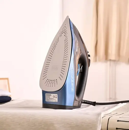 Утюг Black&Decker BXIR2801E - фото 3