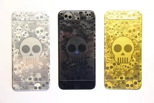 Декоративное стекло для iPhone 5 5s SE с рисунками гравировки металл - фото 4