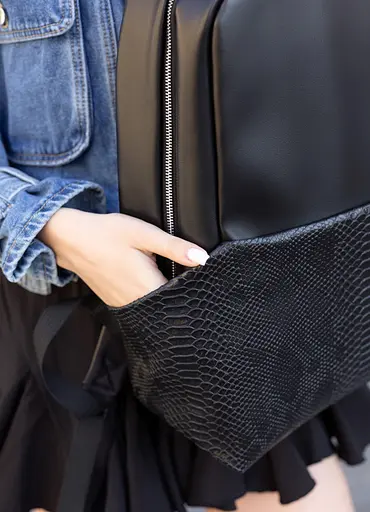 Жіночий рюкзак Sambag Zard Dart чорний крокодил 44 х 31 х 15 см (25523070) - фото 3