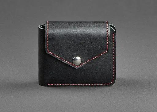 Кожаное портмоне 4.2 на черной кнопке с красной нитью - фото 1