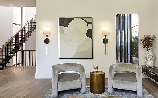 Настінний світильник із вигином труби - фото 5