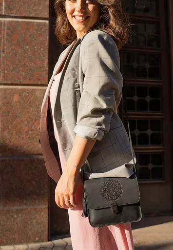 Шкіряна жіноча бохо-сумка Лілу чорна Crazy Horse - фото 8