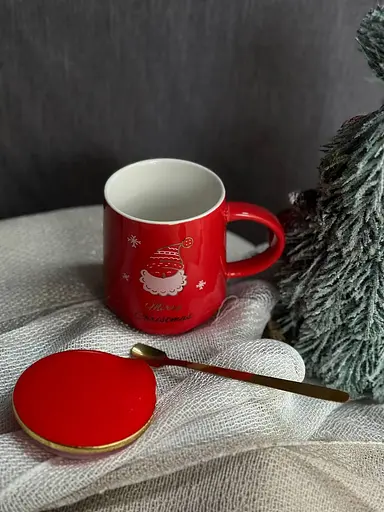 Новогодняя кружка Olens 102-1084-1 Золотой год керамическая с крышкой и ложкой 370 мл Красная - фото 4