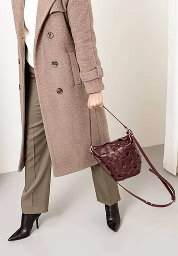 Шкіряна плетена жіноча сумка Пазл M бордова Krast - фото 4