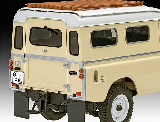 Сборная модель-копия Revell Автомобиль Land Rover Series III LWB 1:24 (RVL-67056) - фото 4