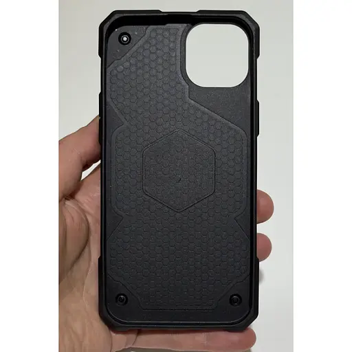 Оригинальный противоударный чехол UAG Monarch Pro MagSafe для iPhone 14 Plus/15 Plus Black 114029114040 - фото 10