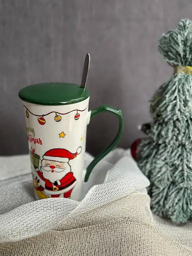 Новорічний кухоль Olens 102-1088 Біг-санта кераміка з кришкою та ложкою 380 мл Зелений - фото 4