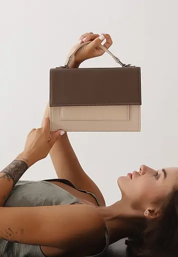 Жіноча шкіряна сумка Grace темно-бежевий/бежевий - фото 2